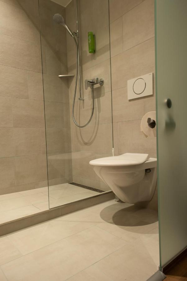 Hotel Weisses Kreuz Lyss Esterno foto