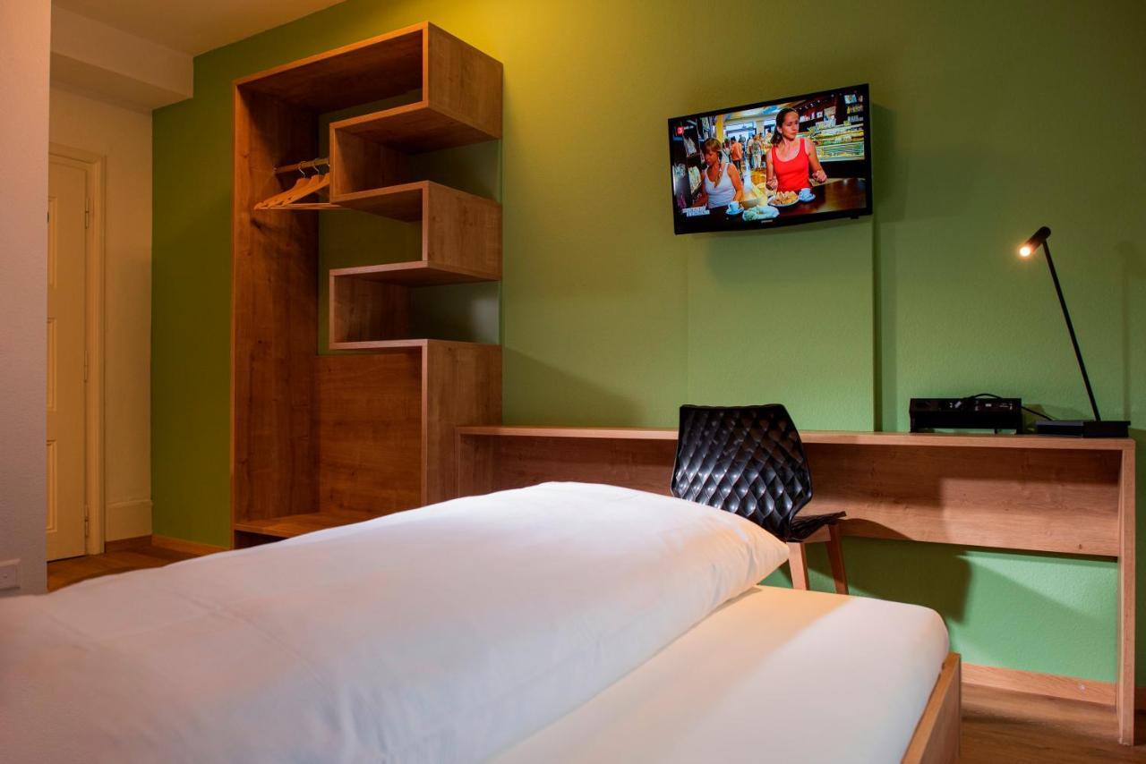Hotel Weisses Kreuz Lyss Esterno foto