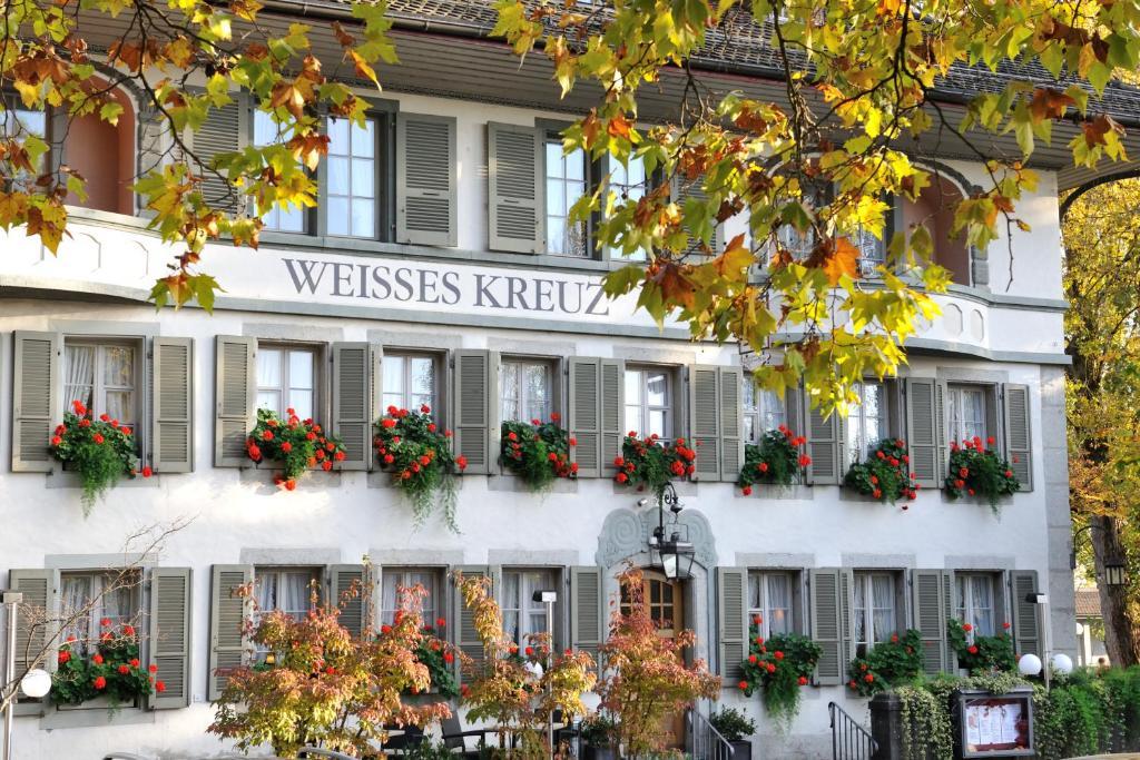 Hotel Weisses Kreuz Lyss Esterno foto