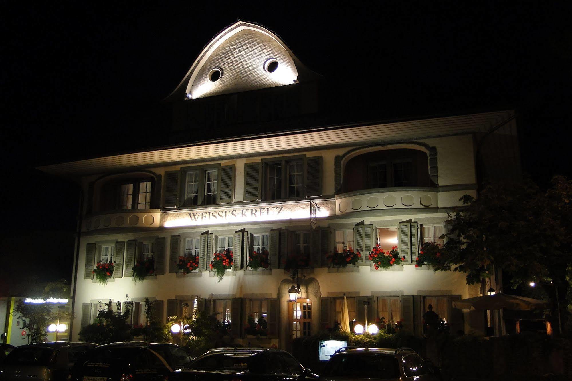 Hotel Weisses Kreuz Lyss Esterno foto