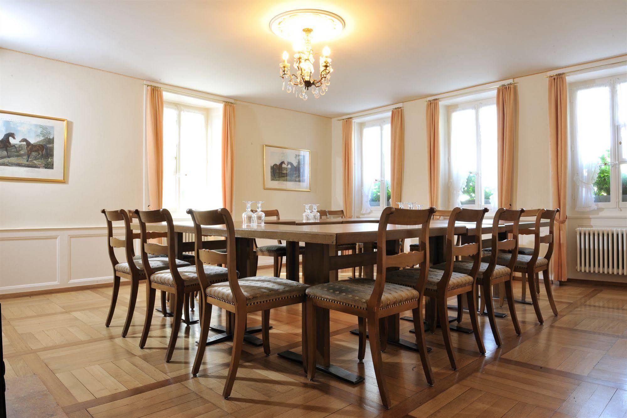 Hotel Weisses Kreuz Lyss Esterno foto
