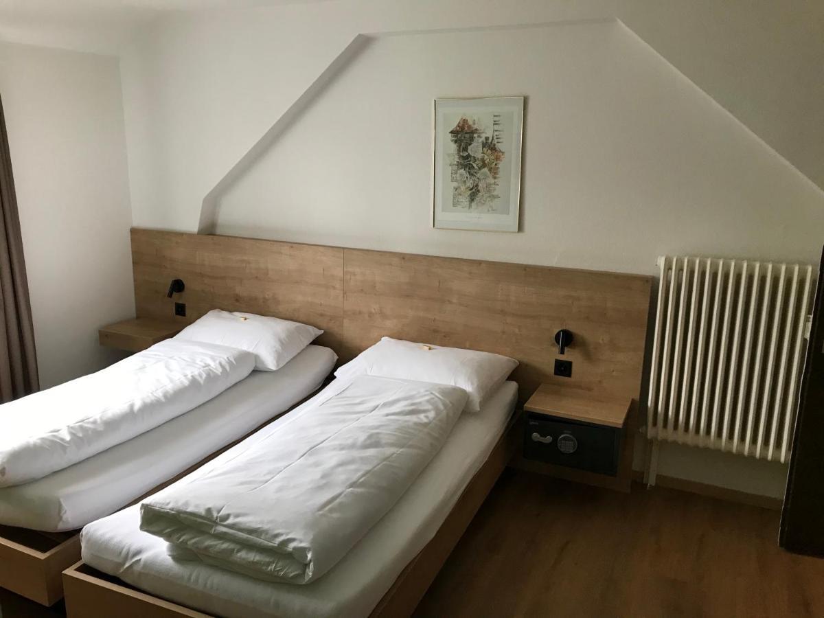 Hotel Weisses Kreuz Lyss Esterno foto