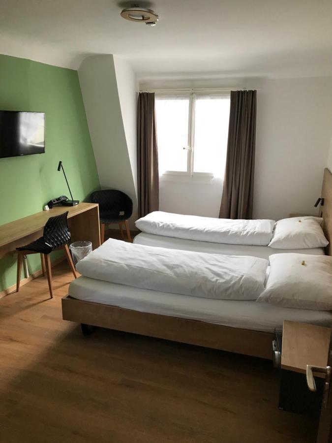 Hotel Weisses Kreuz Lyss Esterno foto